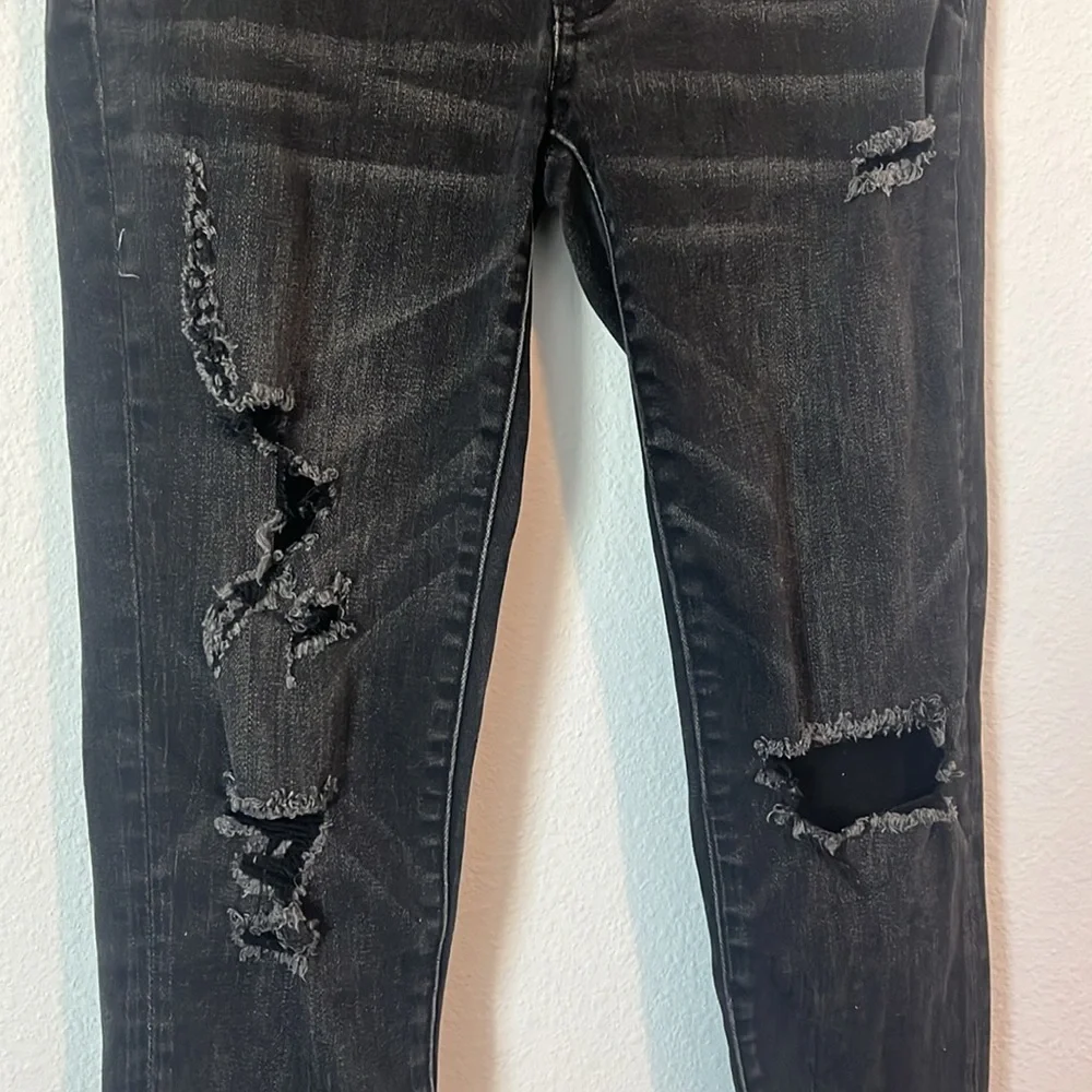 AMERICAN EAGLE Black Distressed Jegging Skinny Ankle Jeans Short Fit - Picture 2 of 5